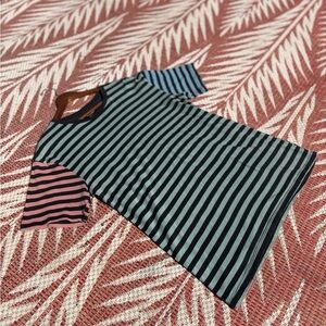 PacSun Black and Blue Short Sleeve Tee